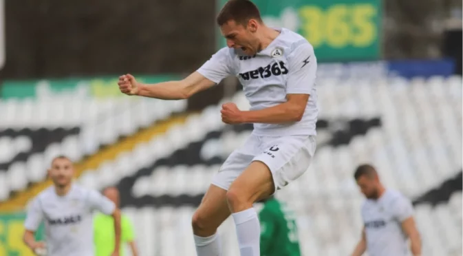 Защитник на Славия се подигра на Левски: Абонаментът е подновен!