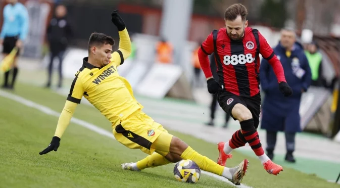 Локомотив София удари Ботев Пловдив в голово шоу и продължи успешната си серия в Първа лига