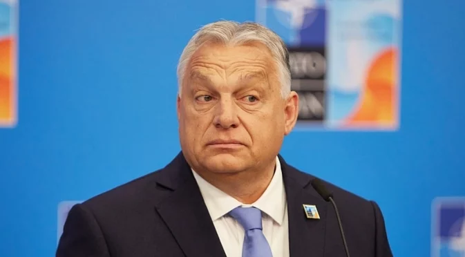 Орбан развърза торбата с подаръците преди изборите, докато Будапеща е на ръба на фалита