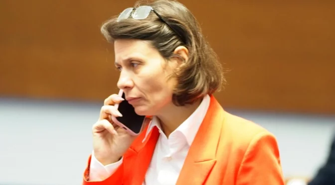 "Масов терор върху хора с ТЕЛК": Белобрадова с твърдения за организацията на контрапротеста на Пеевски