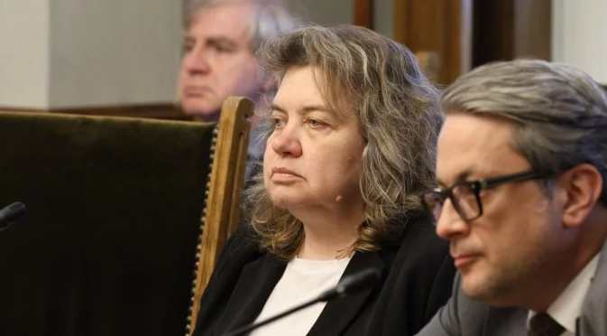 Киселова: Въпросът за оставката на кабинета никога не бива да бъде изключван