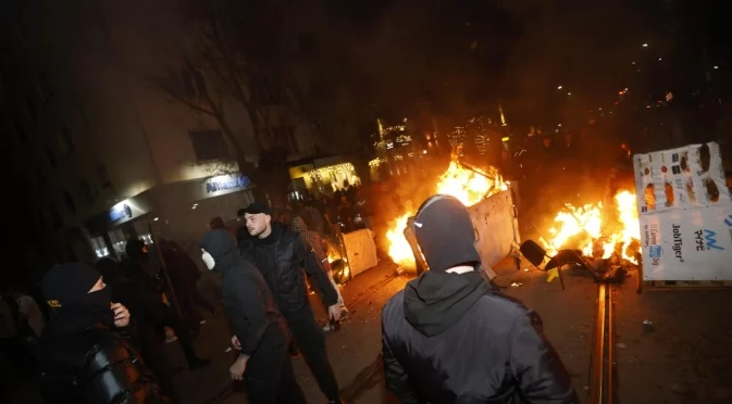 "Да се прехвърля отговорност на МВР, е безотговорно": МВР-министърът за протестите, Пеевски и Борисов