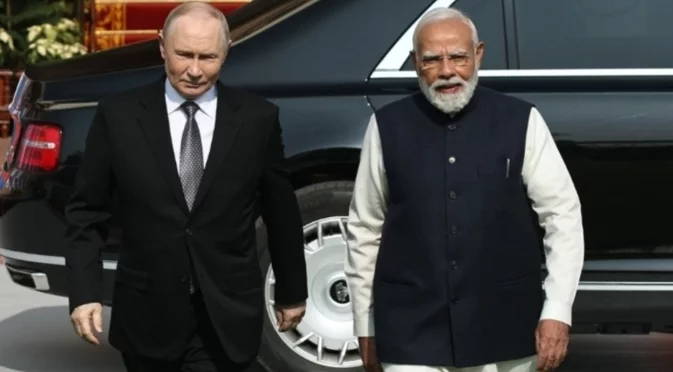 Бързо развиващата се Индия и западащата Русия: Путин и Моди не се срещнаха като равностойни гиганти