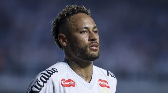 Неймар хвърли светлина върху бъдещето си, Сантос се спаси в последния мач