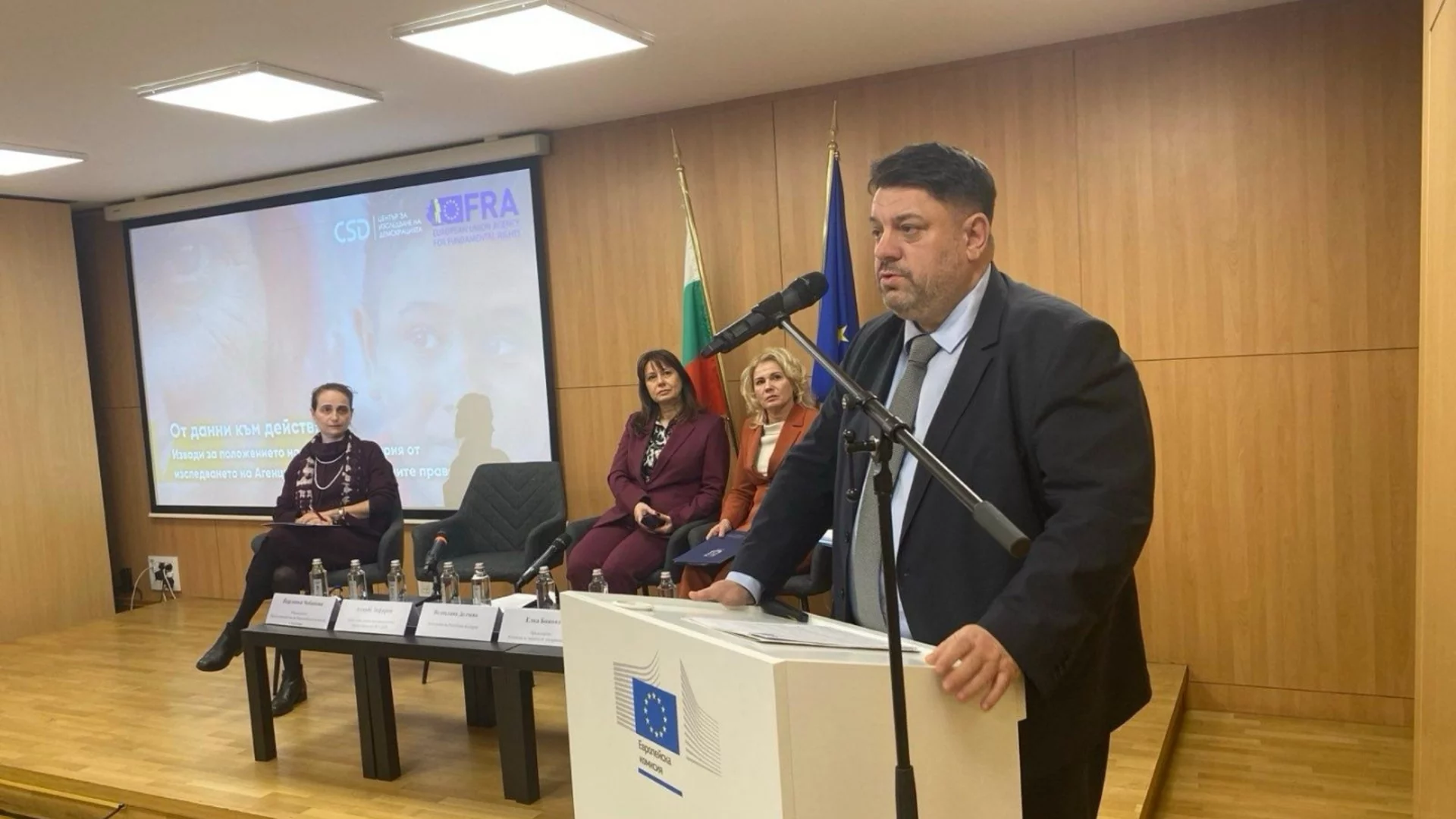 Зафиров: България отбелязва съществен по три от европейските цели за интеграцията на ромите