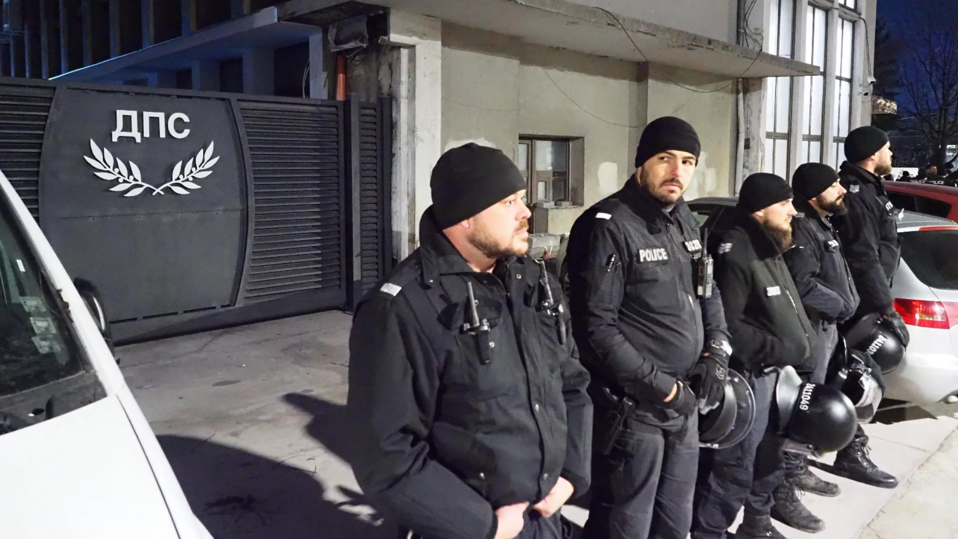 БОЕЦ предупреждава: Сигнали в МВР - Пеевски ще атакува собствените си протести за нагнетяване на напрежение