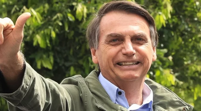 От килията: Болсонаро номинира сина си за президент на Бразилия