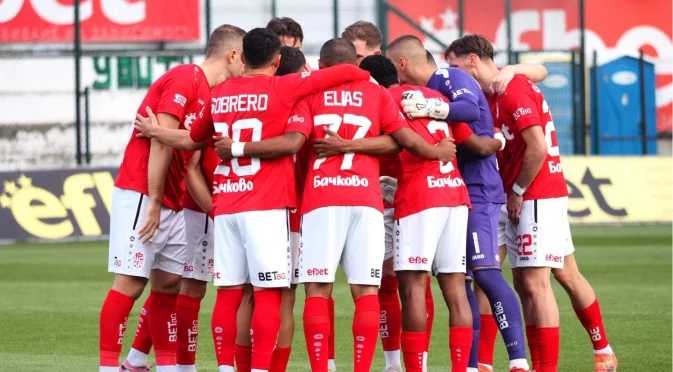 ЦСКА 1948 се издъни срещу последния в Първа лига и направи услуга на Левски и Лудогорец