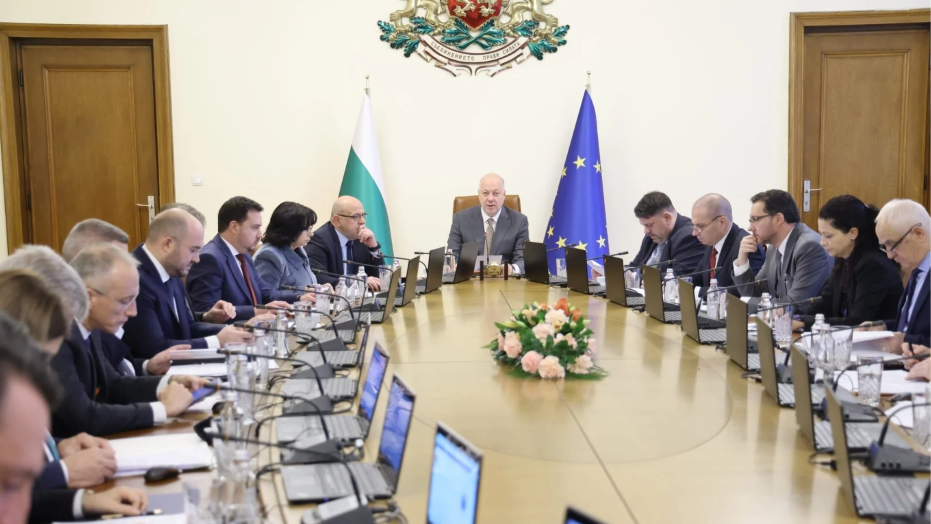 Най-важните новини за деня: 8 декември 2025 г.