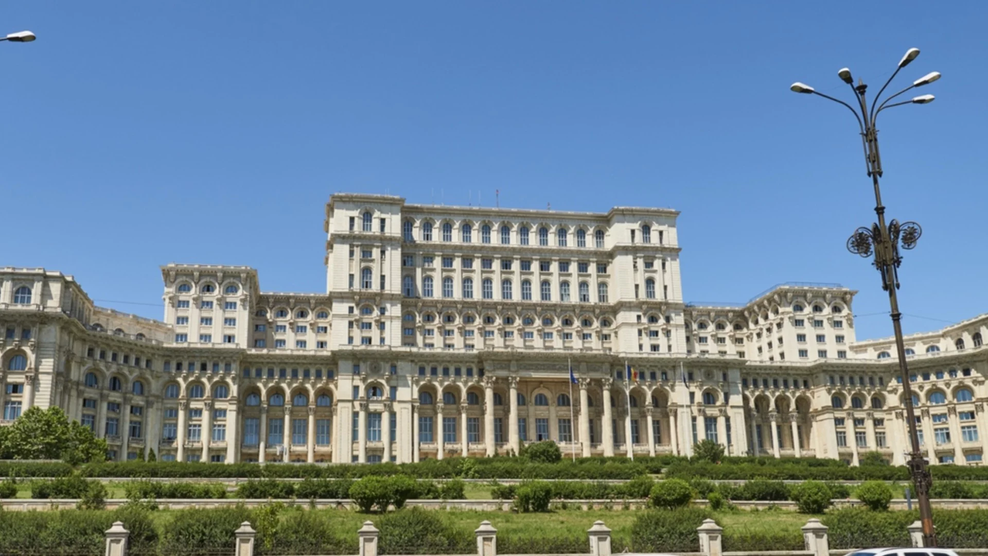 Вот на недоверие срещу правителството и в Румъния