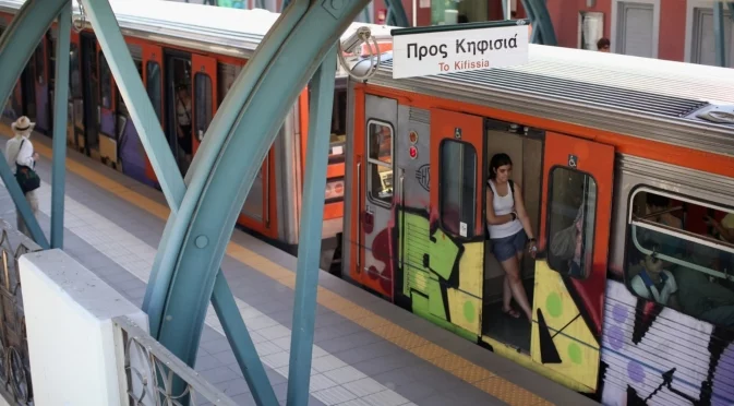 След едномесечно спиране: Метрото в Солун отново работи