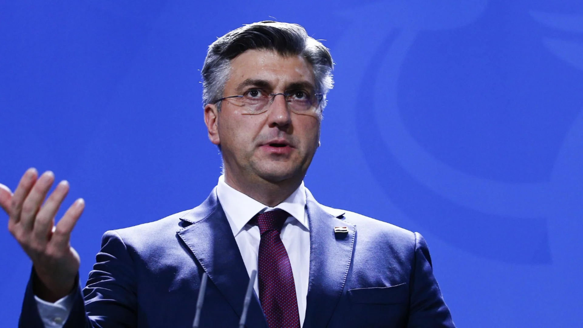 Пленкович отива при Макрон: Ще укрепва хърватските въоръжени сили