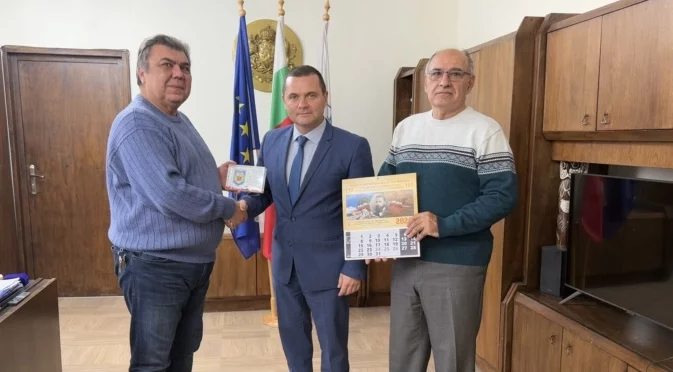 Запасните офицери наградиха кмета на Русе за приноса му към историческата памет на региона