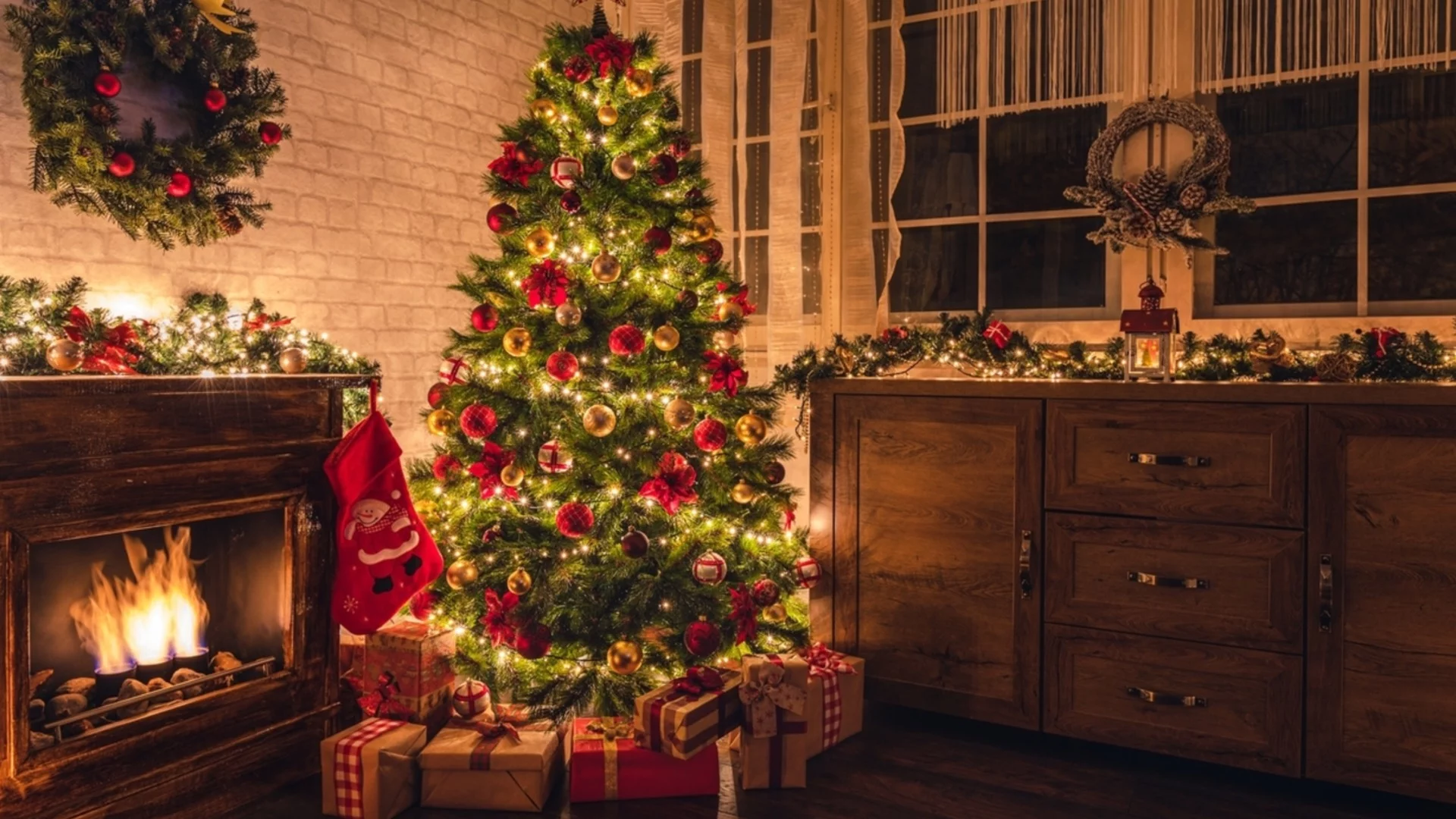 От къде започва традицията да се слагат подаръци под коледната елха?