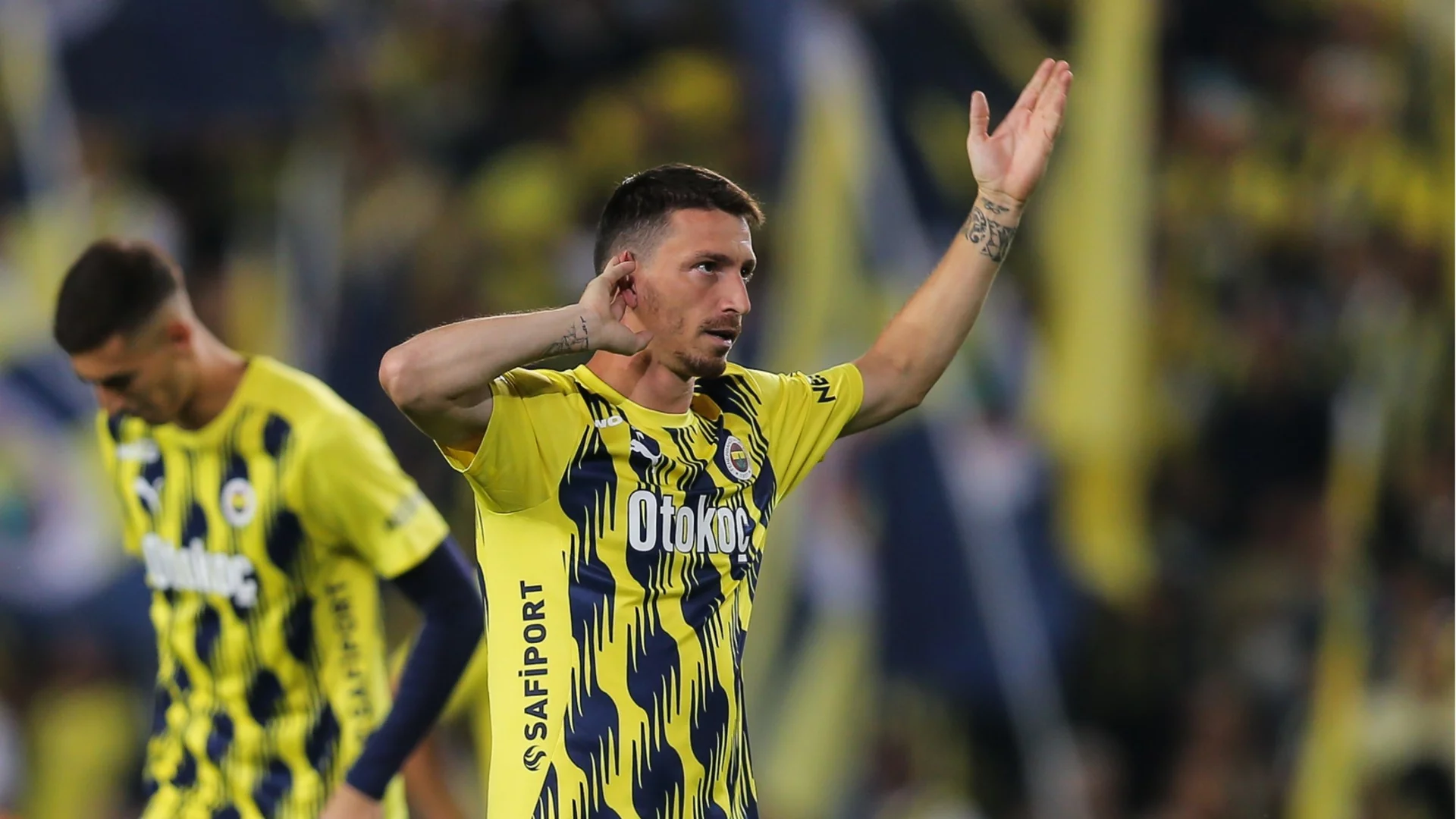 Футболисти на Фенербахче и Галатасарай остават в ареста с обвинения за "черно тото"