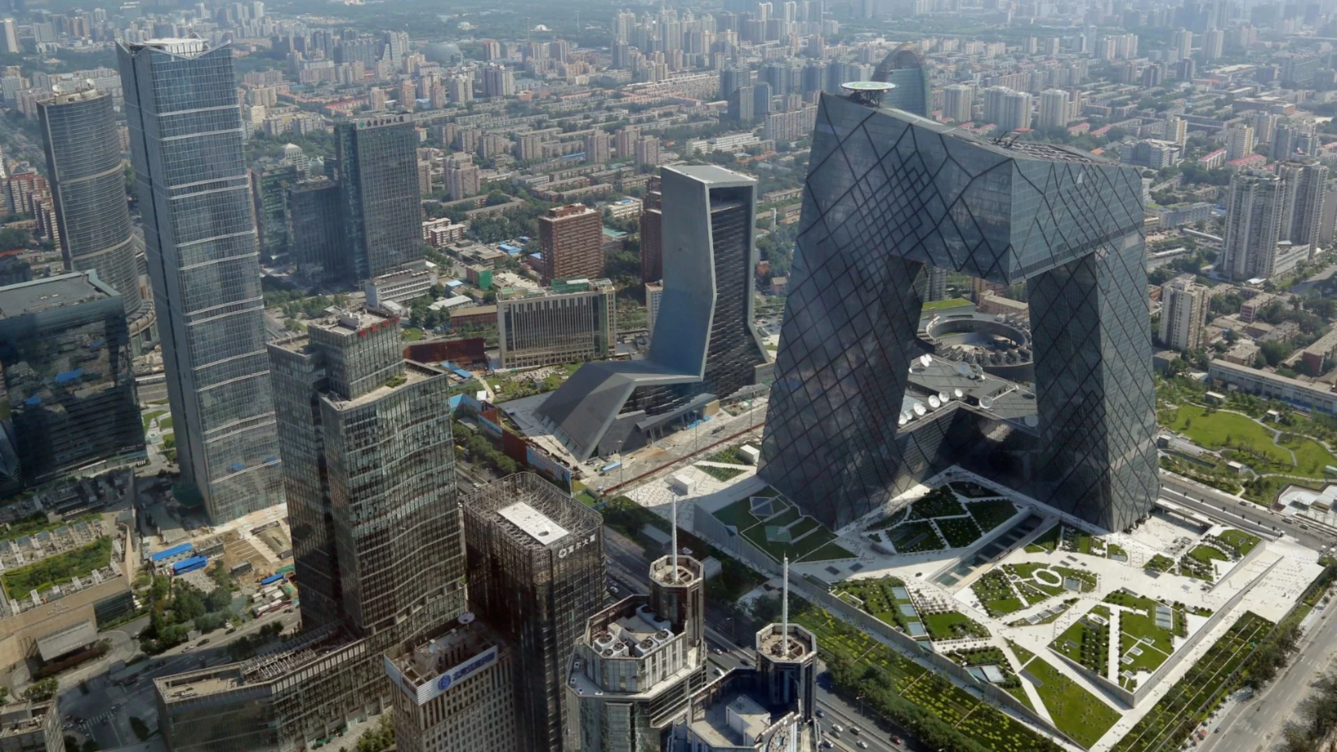 Китай чупи рекорди: Ремонтира път за шест часа (ВИДЕО)