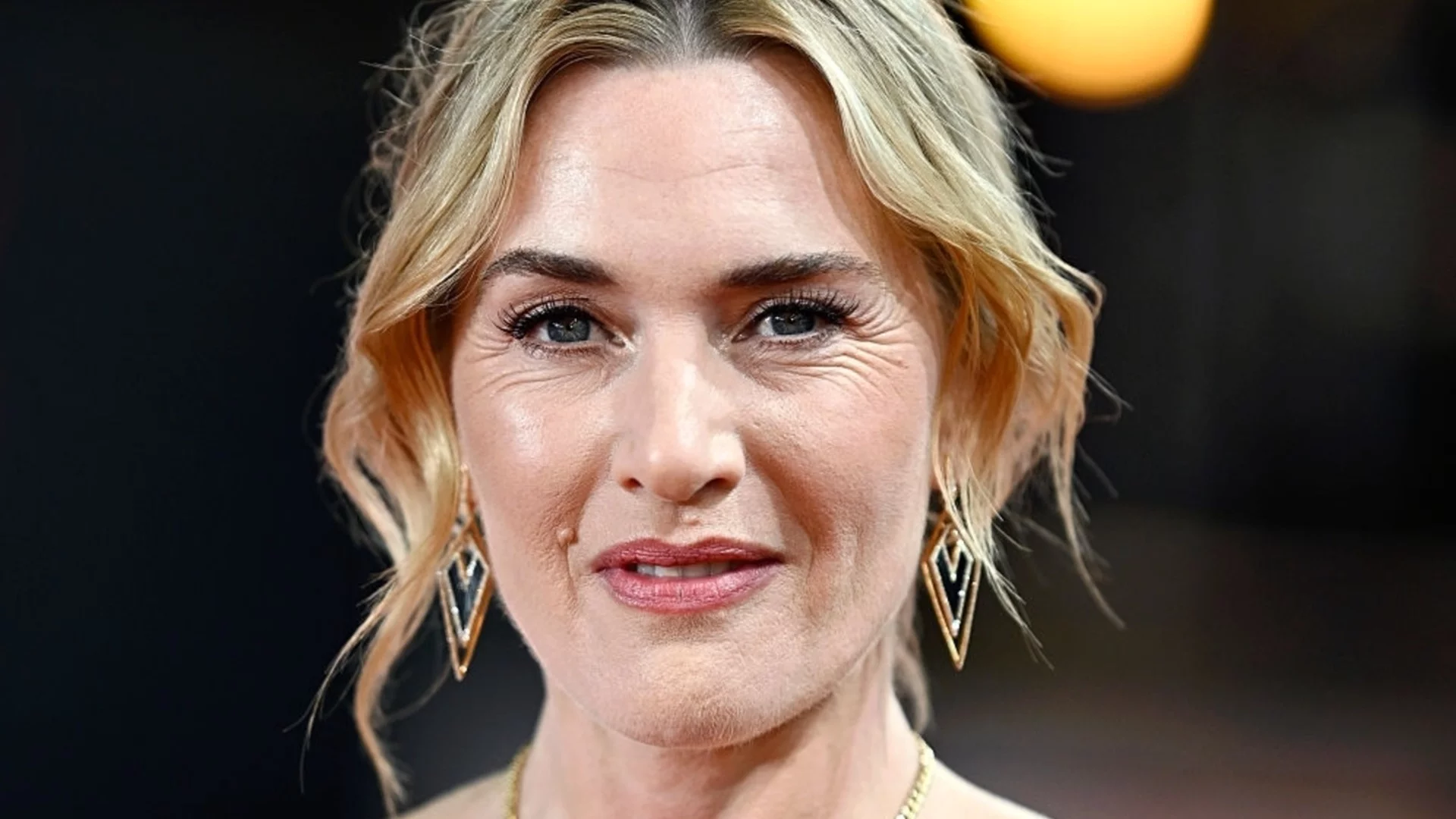 Кейт Уинслет: Натъжава ме, че младите жени нямат представа какво е истинската красота