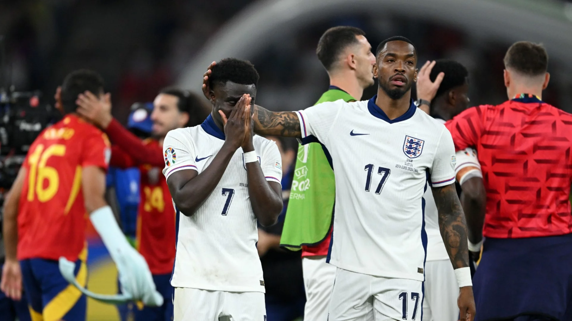 Играл финал на Евро 2024 е арестуван: Разкървавил носа на човек, поискал снимка?