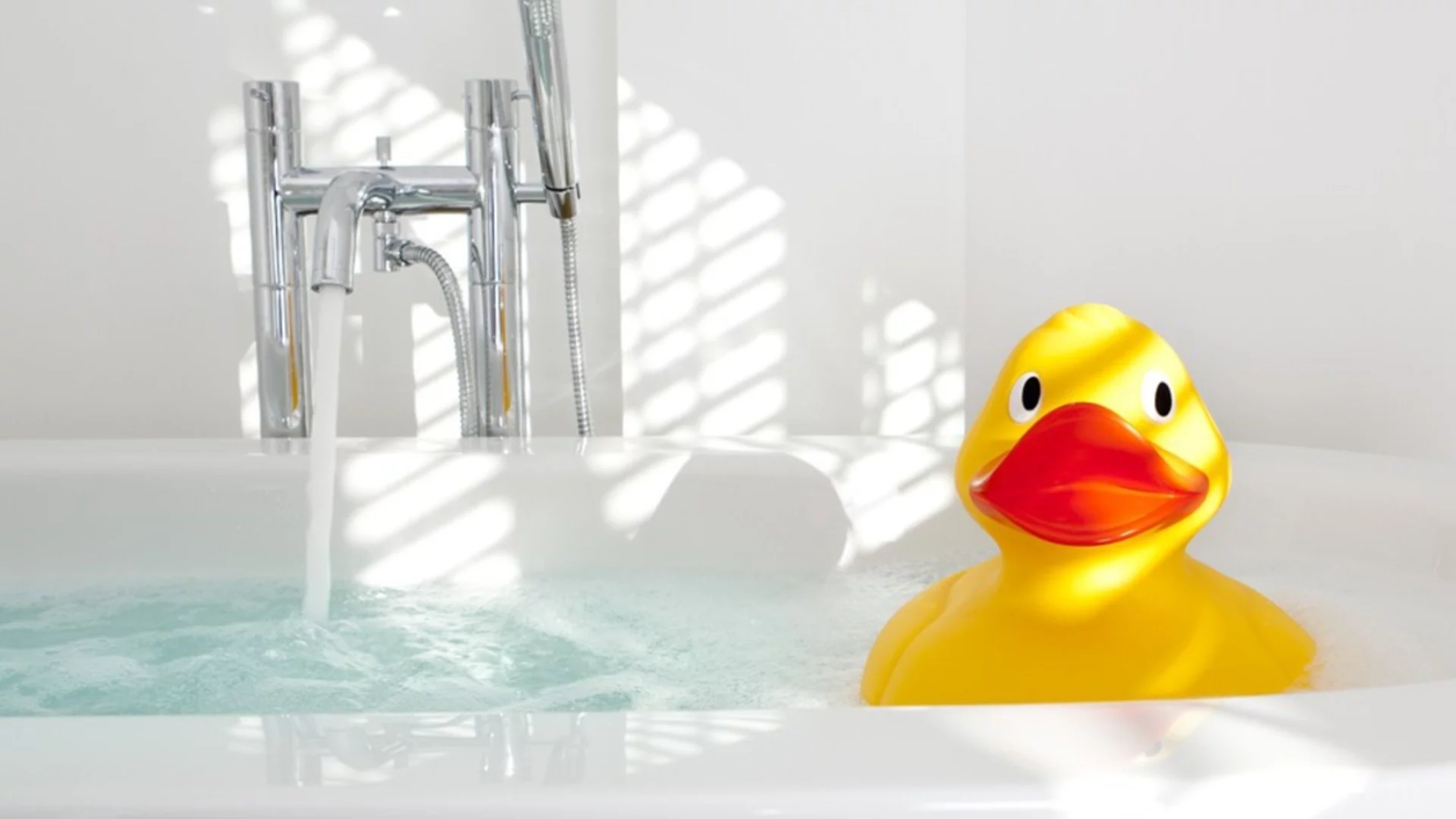 Започнаха да се задушават в банята: Две деца се отровиха с въглероден оксид