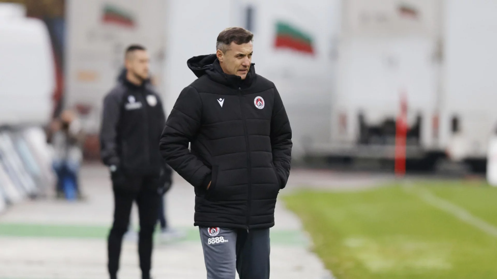 Станислав Генчев отървава Левски от един от ненужните в състава на Хулио Веласкес