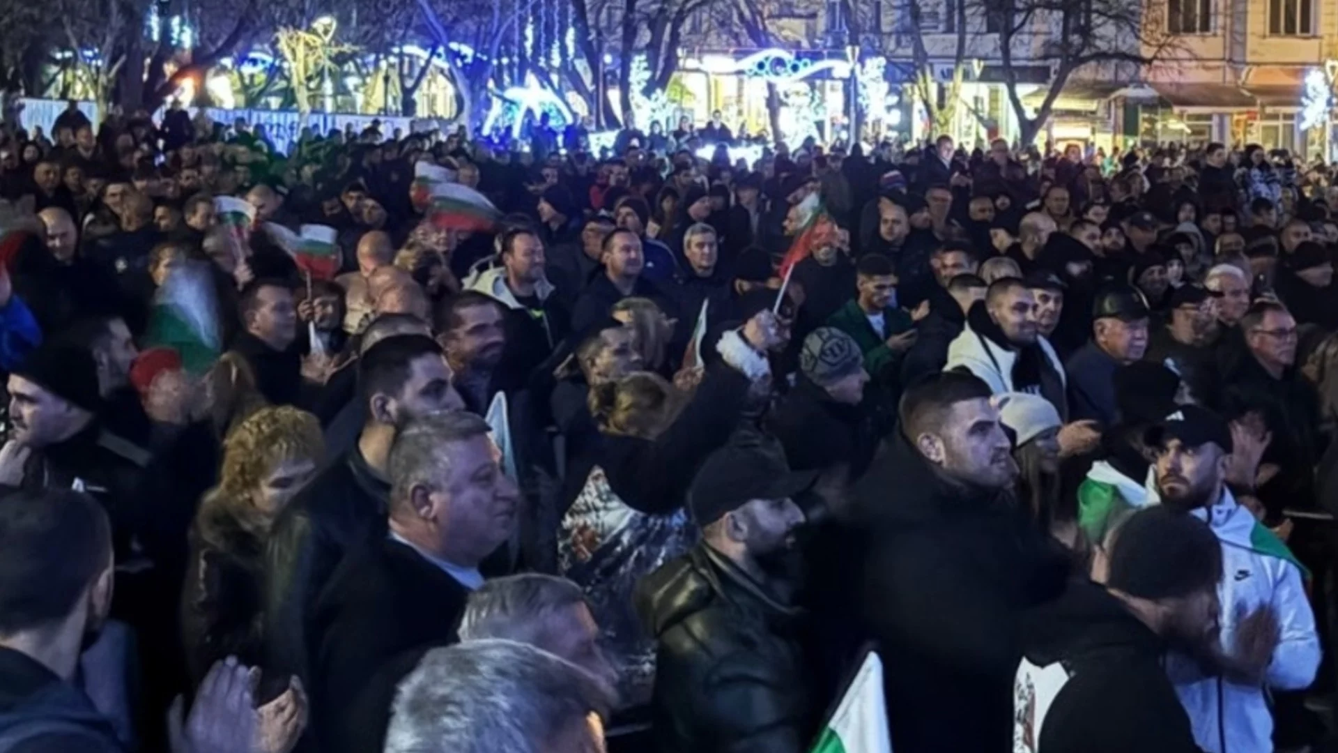 Не искат хаос: ГЕРБ подсилиха митинга на Пеевски в Стара Загора (СНИМКИ)