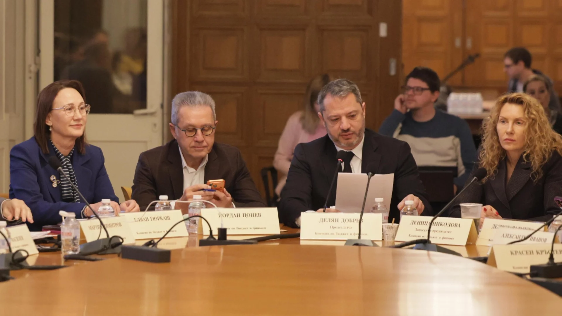 Ден преди протестите: Бюджетът мина на първо четене през комисия