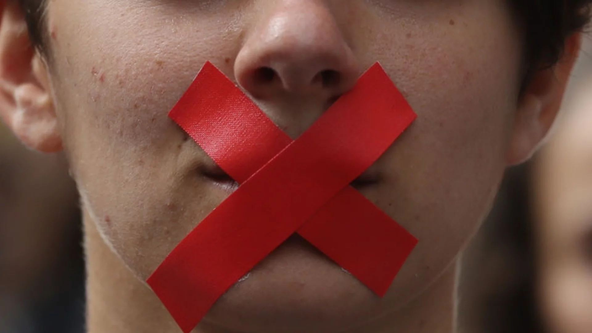 Десетки убити журналисти през 2025 г., най-много арестувани има в Русия