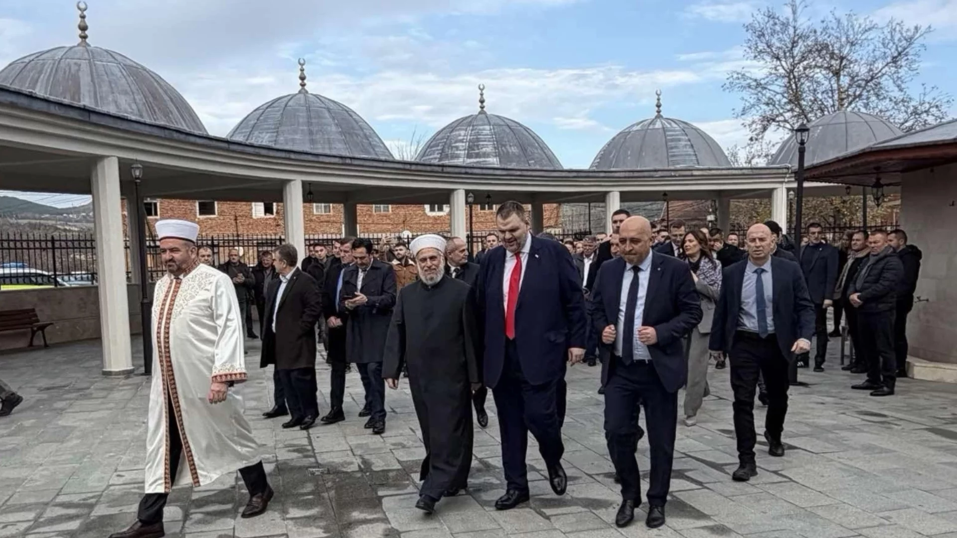 Мюсюлмани: Мюфтията се продаде на Пеевски, Съветът да се опълчи на ДПС!