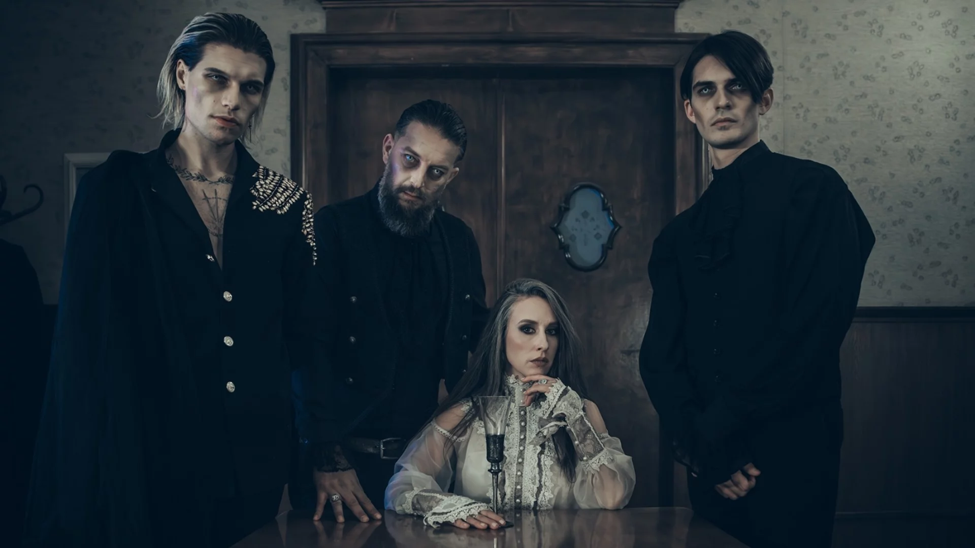 С дарк визия и готик елементи: Група SEVI представи новия си видеосингъл