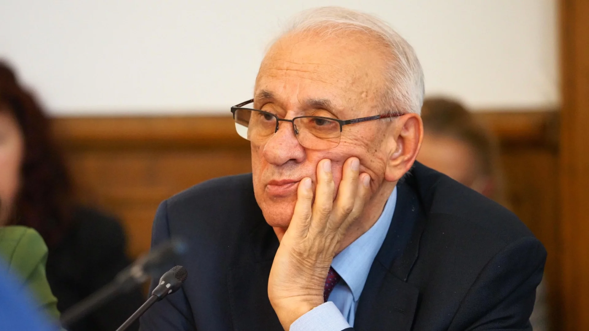 "Новият" бюджет за здраве мина през комисия, здравни работници излизат на протест