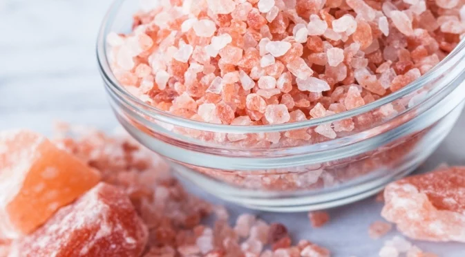 Хималайска сол за кръвно налягане: Полезна или вредна?