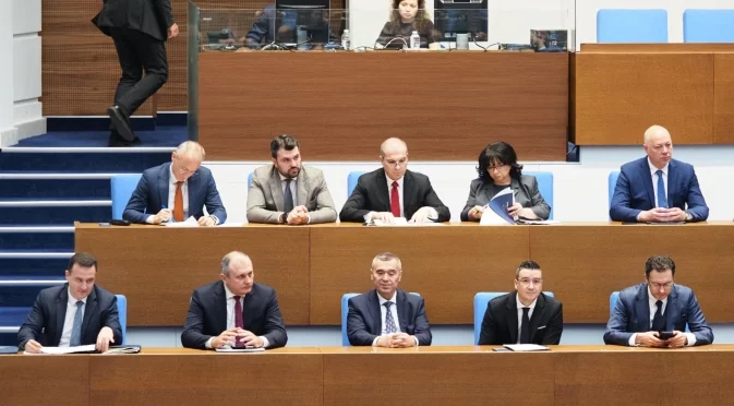 "Властта вече сте я загубили": Най-важното от дебата по вота на недоверие