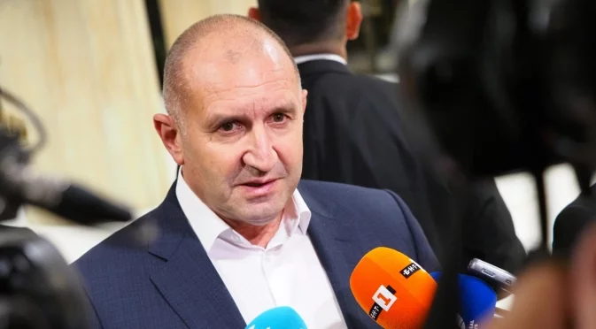 Румен Радев: Хората изпревариха парламента и тази вечер гласуваха недоверие на кабинета