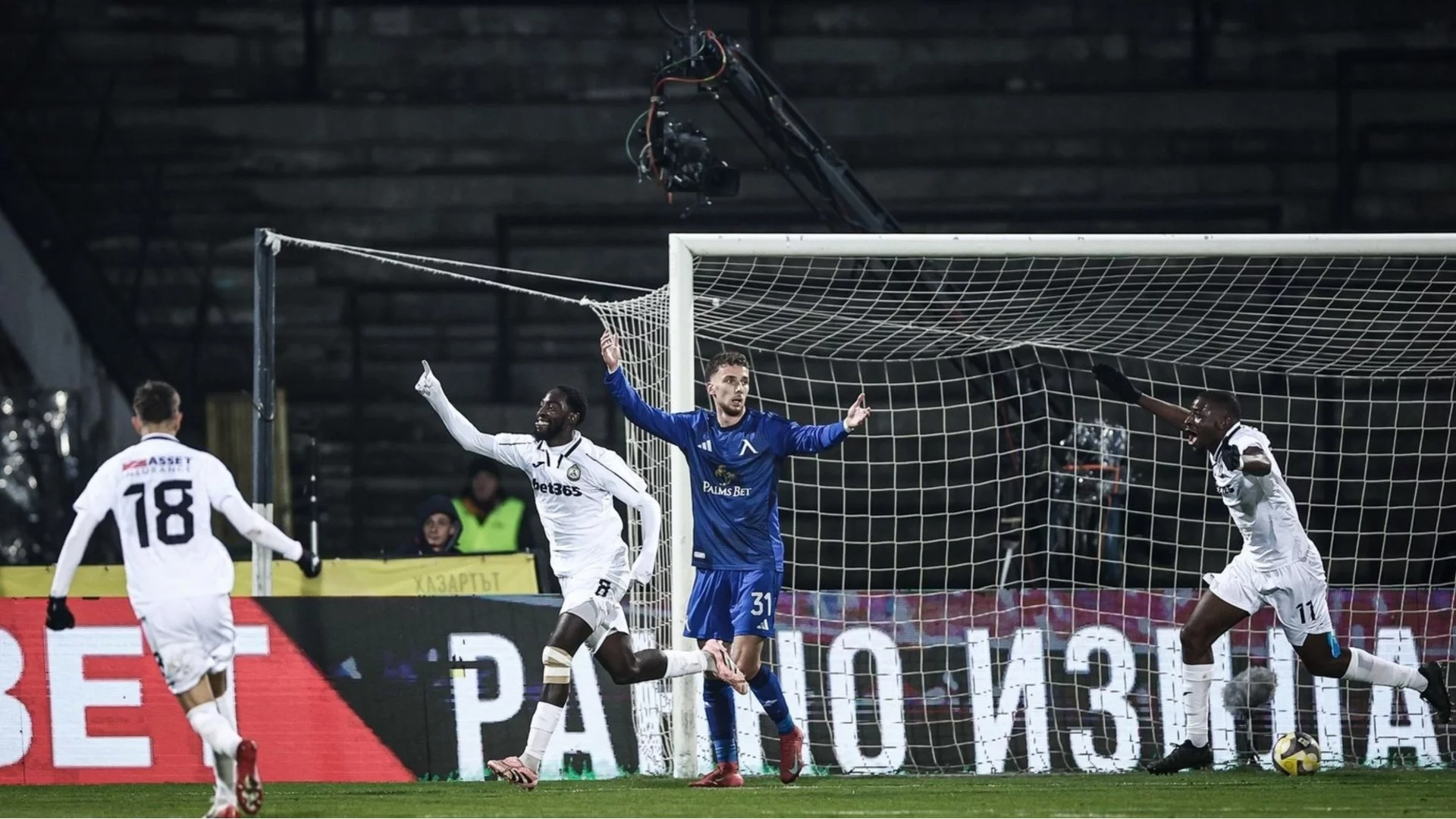 Левски набеляза халф, който мина през школовката на Мъри и наскоро наказа „сините“