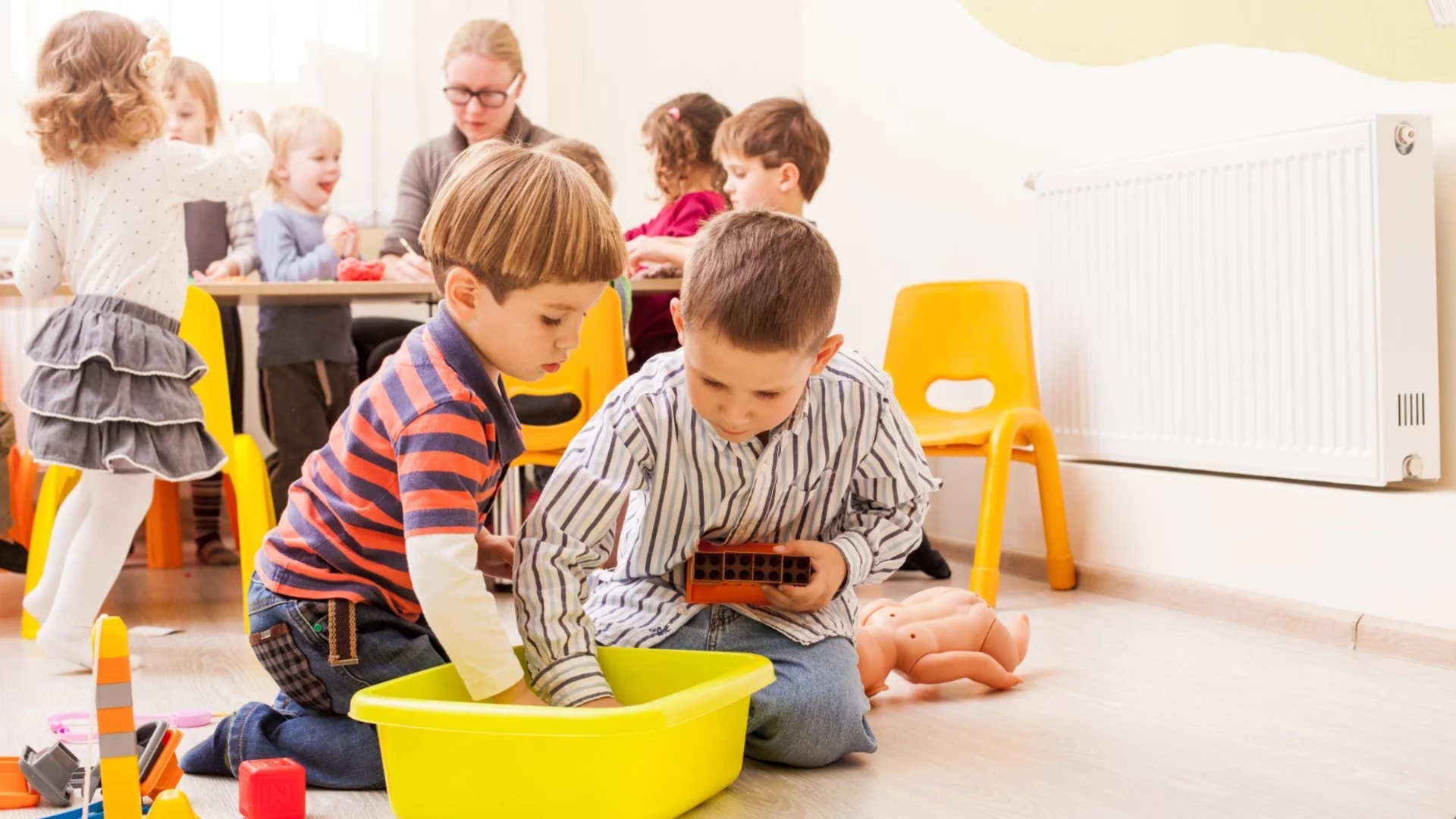 Още милиони за компенсация на родители, чиито деца са извън детските градини