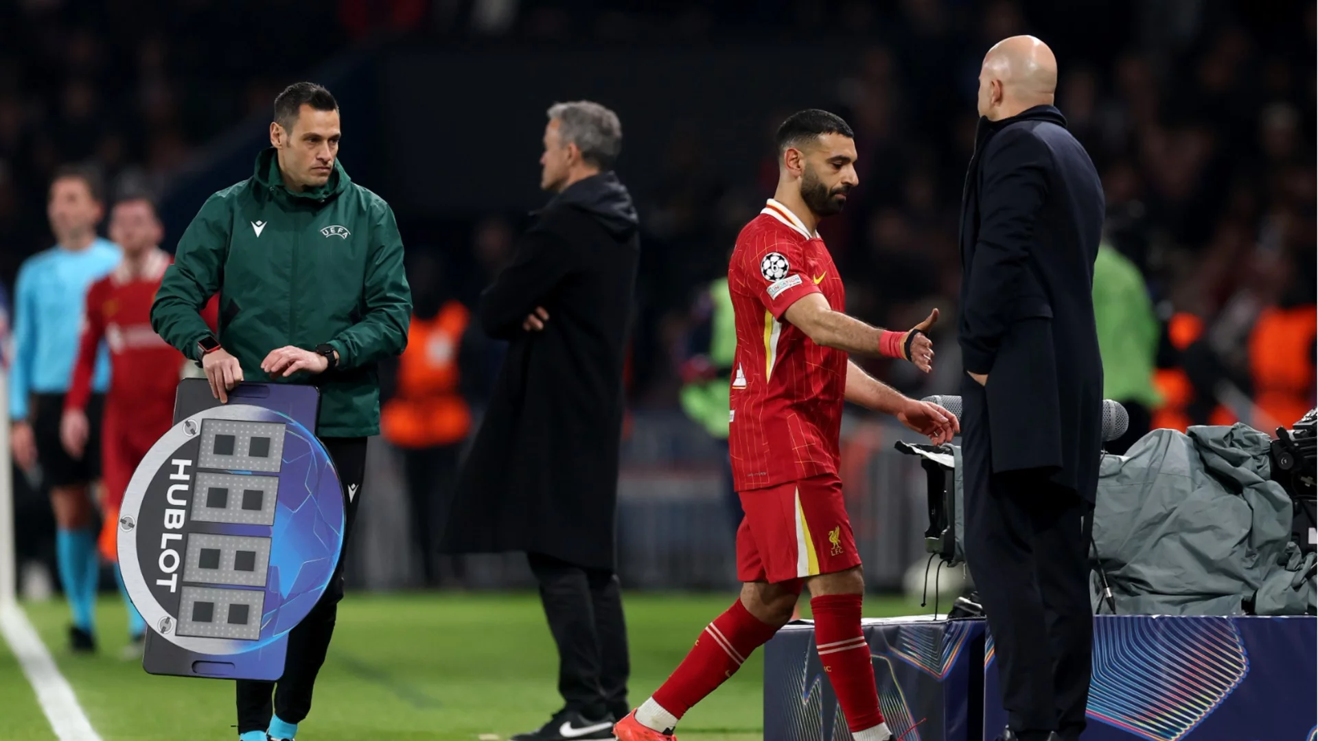 Арне Слот публично каза на Салах какво трябва да направи, за да се върне в състава на Ливърпул