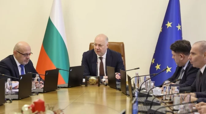 "Чуваме гласа на обществото": Желязков поиска да се протестира мирно