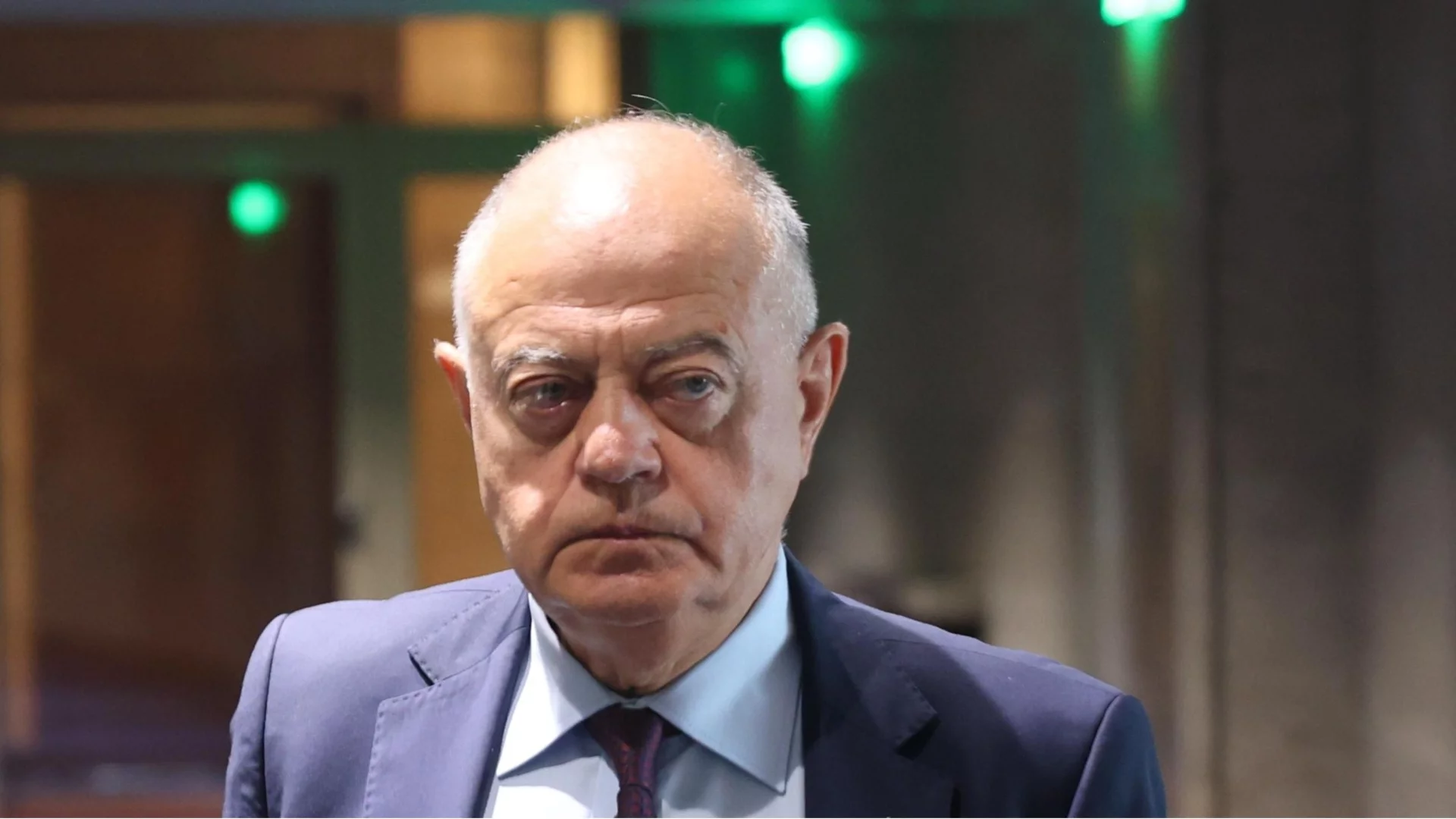 Атанас Атанасов на протеста: Предлагам управляващите да ви направят един коледен подарък (ВИДЕО)