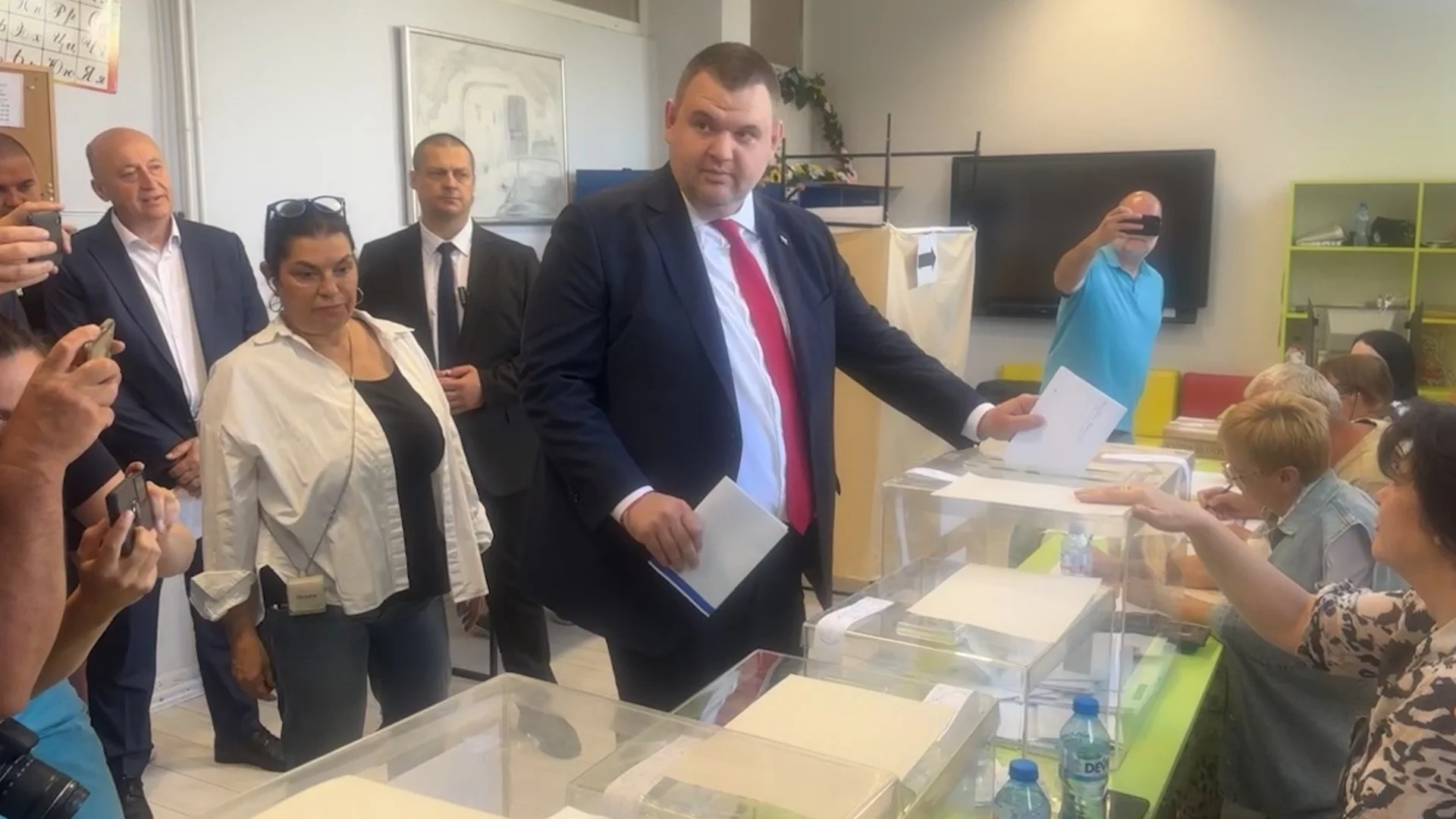 Пеевски се готви за следващата битка. Ще сме готови ли ние?