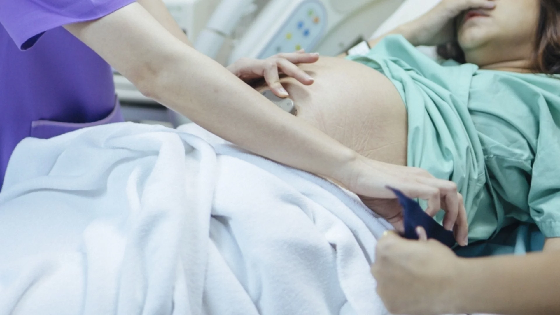 Много пият: В Русия ще правят регистър за бременните, да не купуват алкохол