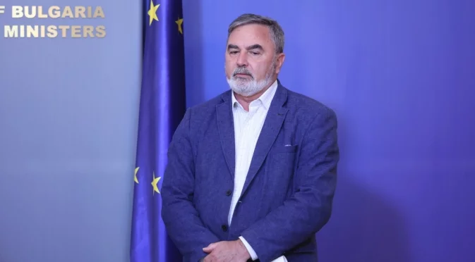 "Няма място за паника заради грипа": Доц. Кунчев успокои