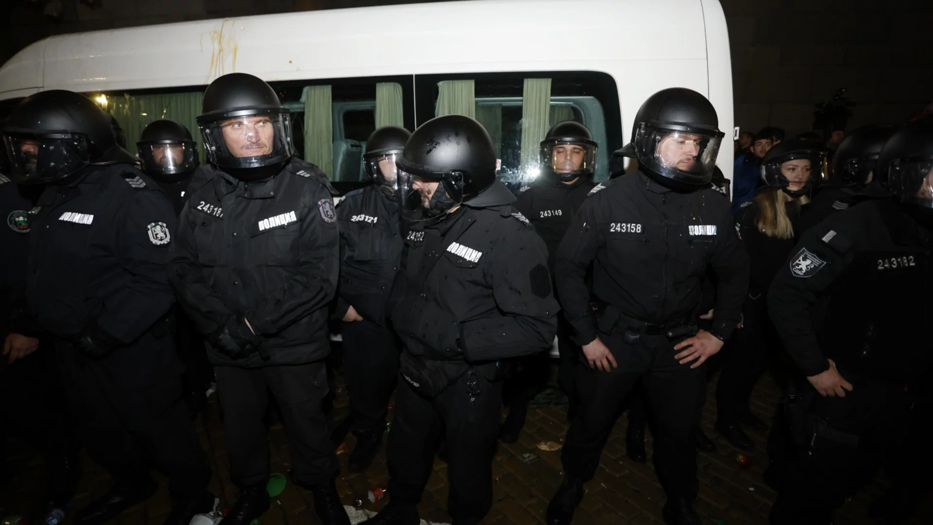 След протеста в София: Десетки задържани и проверка за наркотици