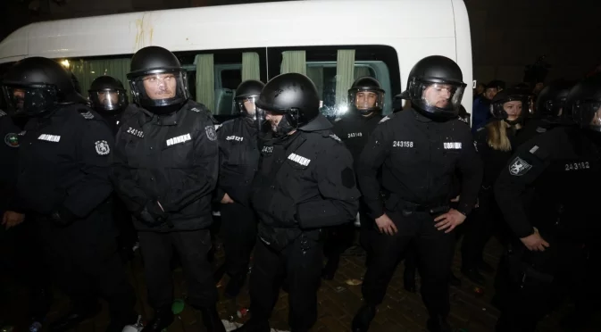 След протеста в София: Десетки задържани и проверка за наркотици