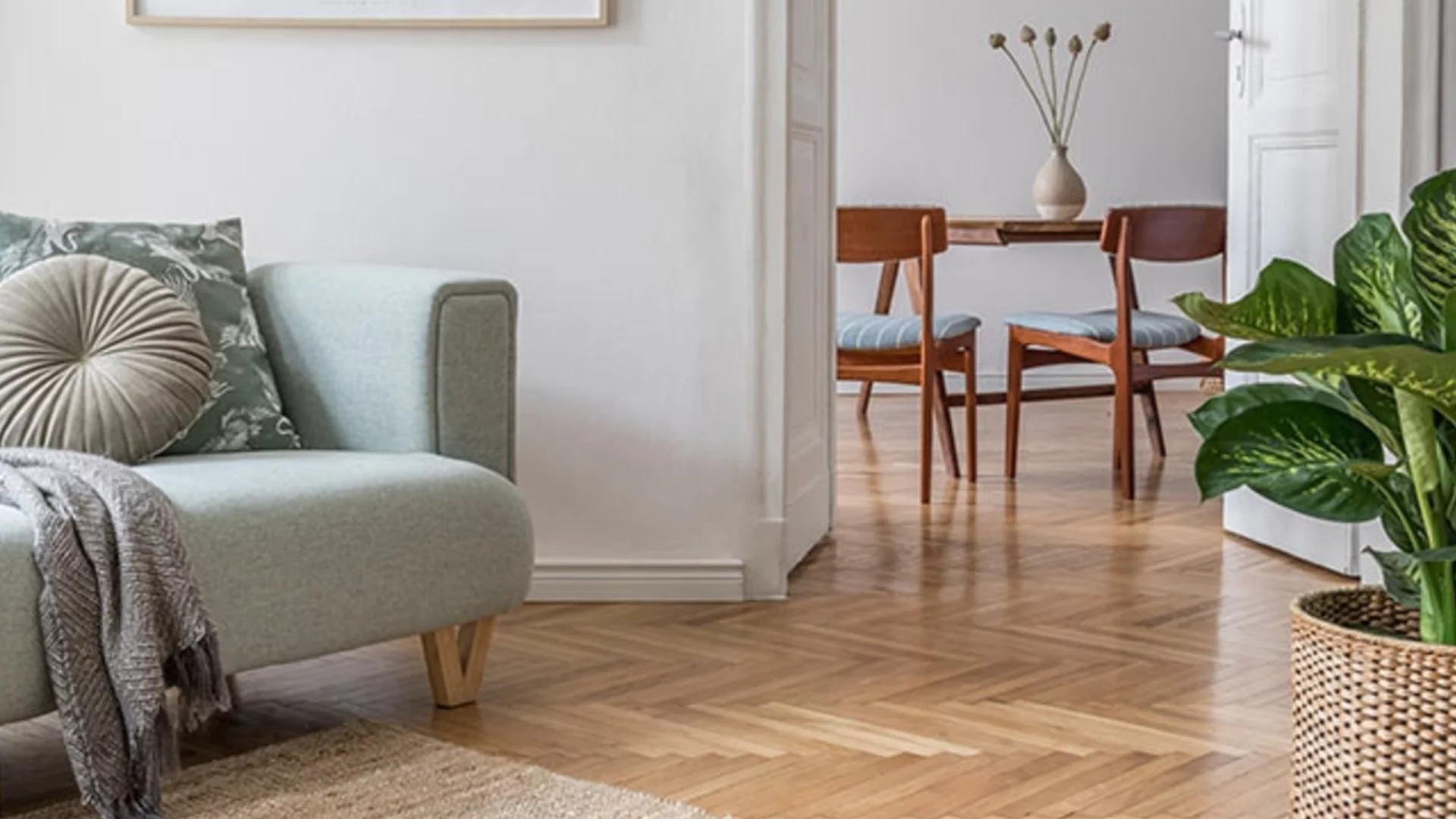 Как да върнете блясъка на стария дървен под