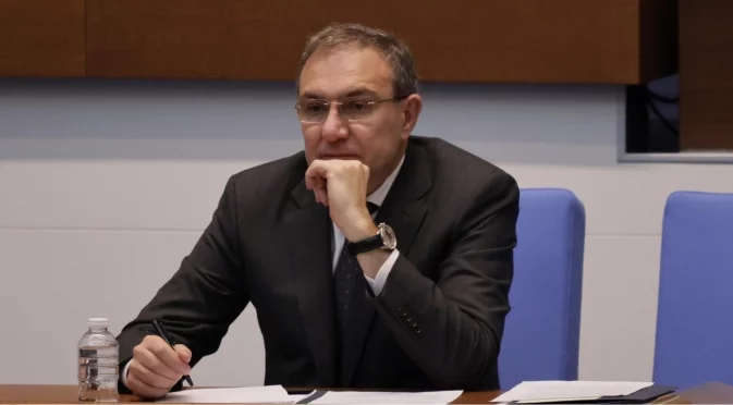 В нарушение на закона управляващите приеха парите за пенсии