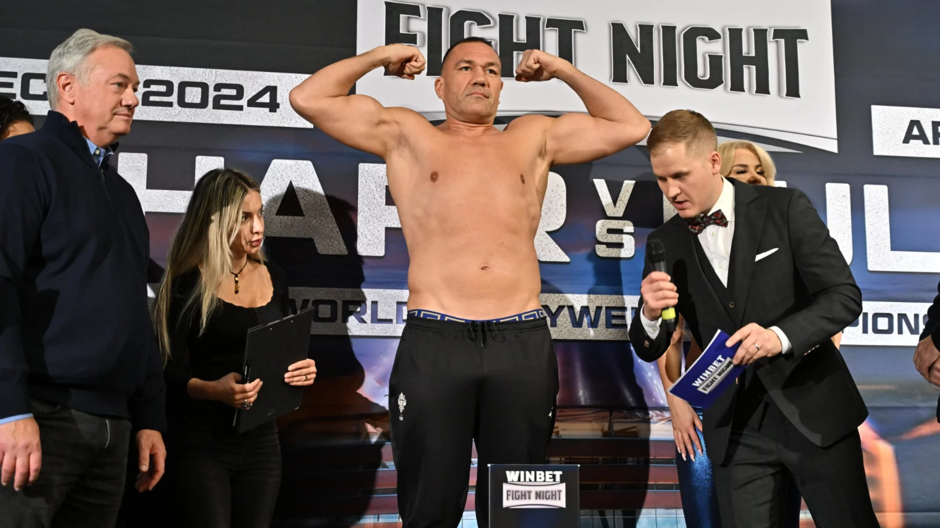 Кубрат Пулев със смазващо предимство пред Мурат Гасиев на кантара преди боксовия сблъсък