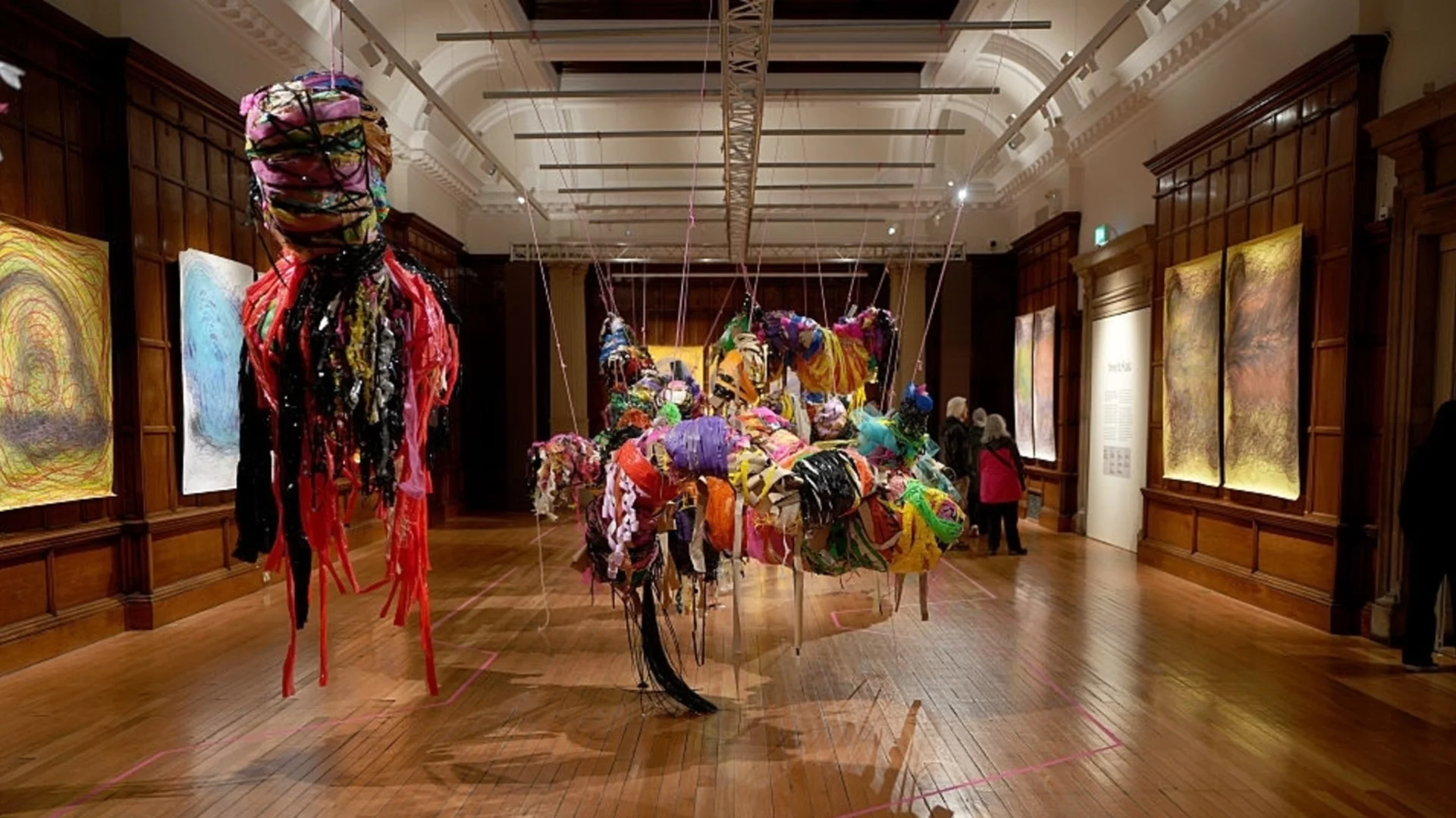 Художничка с аутизъм бе отличена с престижната награда (ВИДЕО)