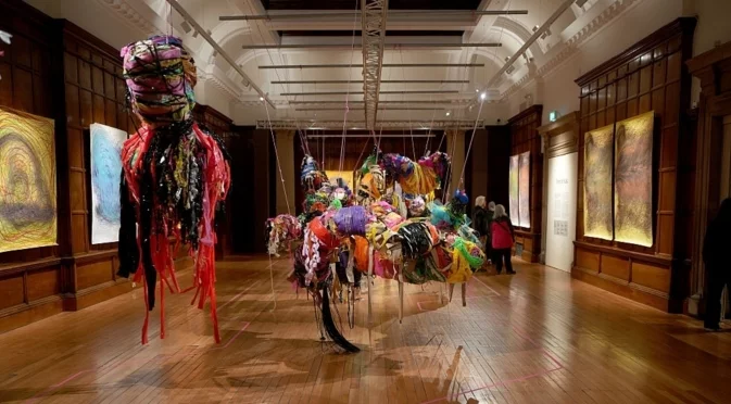 Художничка с аутизъм бе отличена с престижна награда (ВИДЕО)