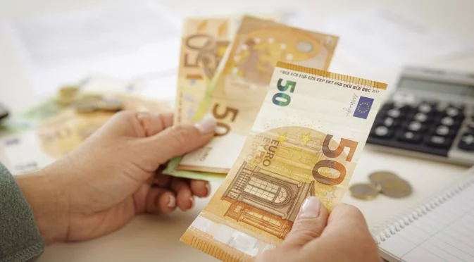 Рязка промяна в курса на еврото, премина важна граница спрямо долара