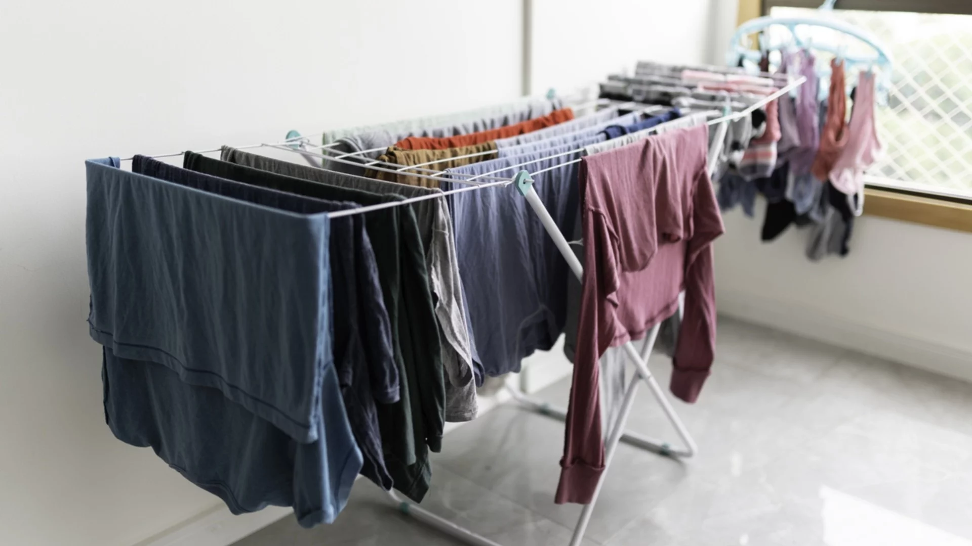 Гениален метод за сушене на дрехи за по-кратко време през зимата